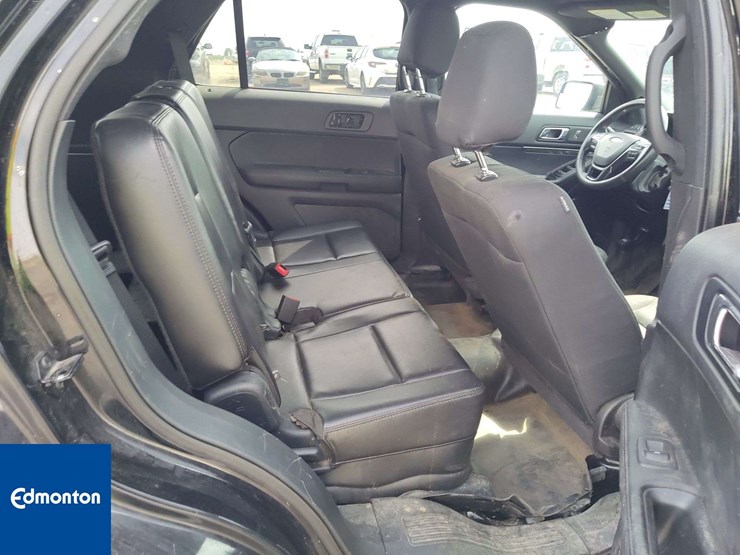 2018-ford-explorer-image-24