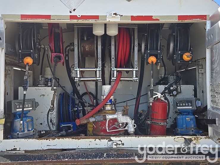1999-peterbilt-357-image-33