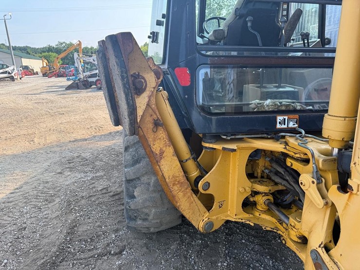 2024-deere-310e-image-20