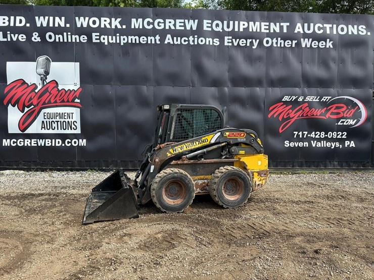 new-holland-l220-image-1