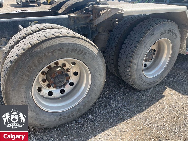 2018-kenworth-t880-image-12