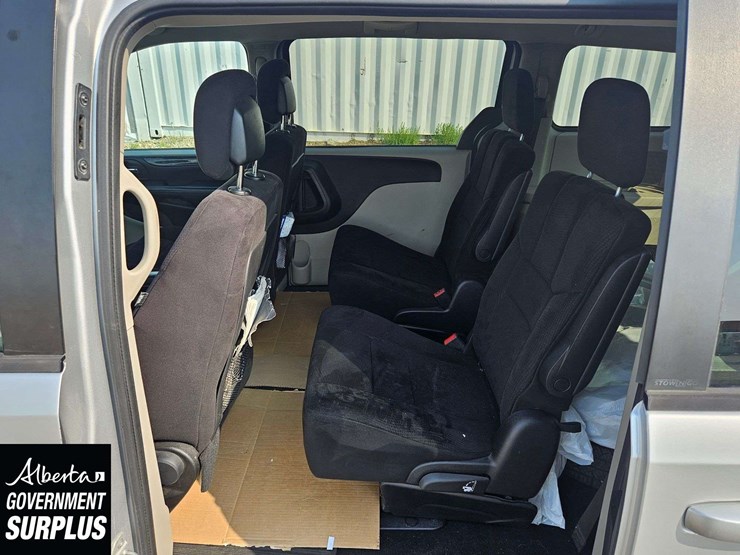 2011-dodge-grand-caravan-se-image-17