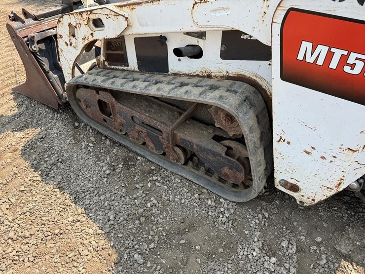 2015-bobcat-mt55-image-17