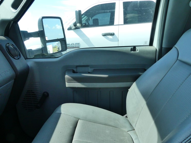 2015-ford-f350-xl-image-13