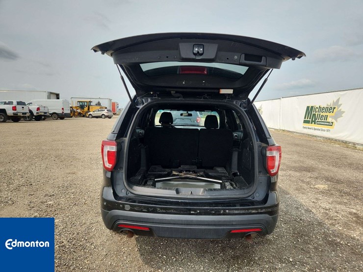 2016-ford-explorer-image-9