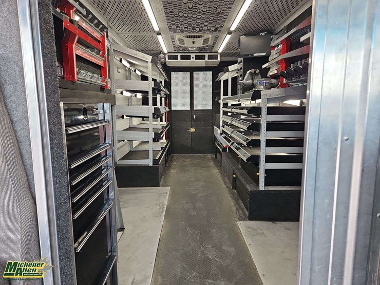 2016-freightliner-mt45-image-25