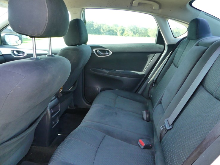 2015-nissan-sentra-image-7