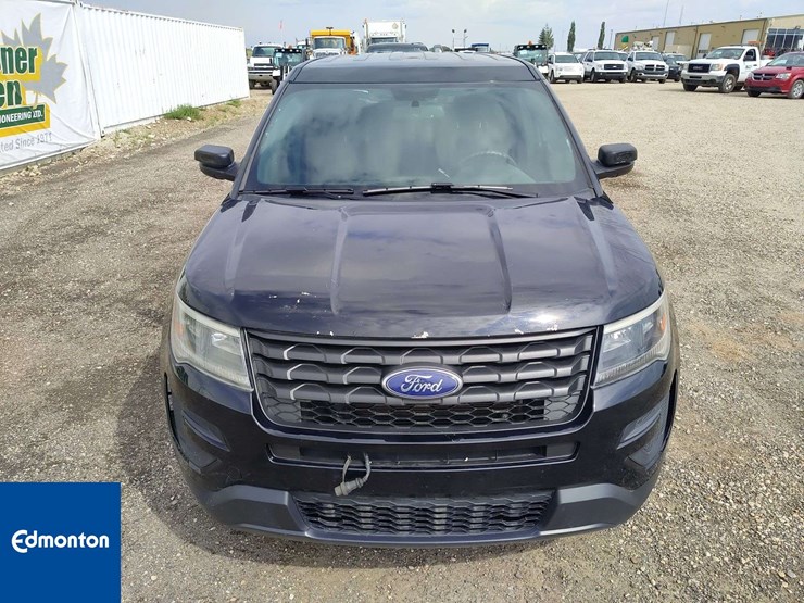 2018-ford-explorer-image-8