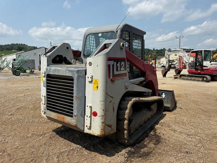 2015-takeuchi-tl12-image-4