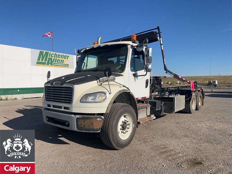 2015-freightliner-m2-106-image-1