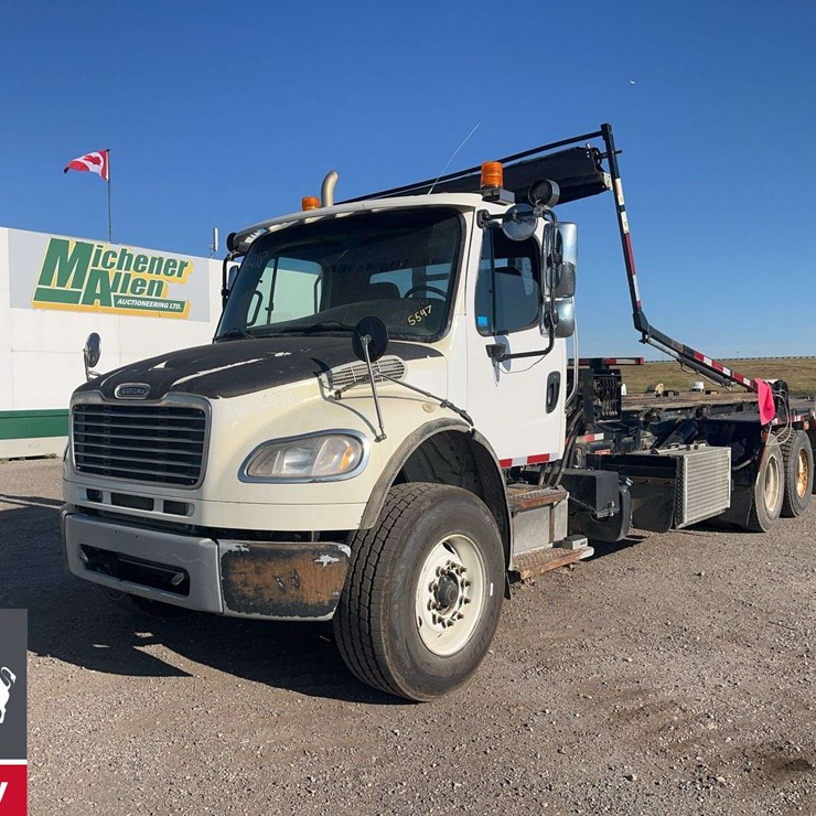 2015 FREIGHTLINER M2 106