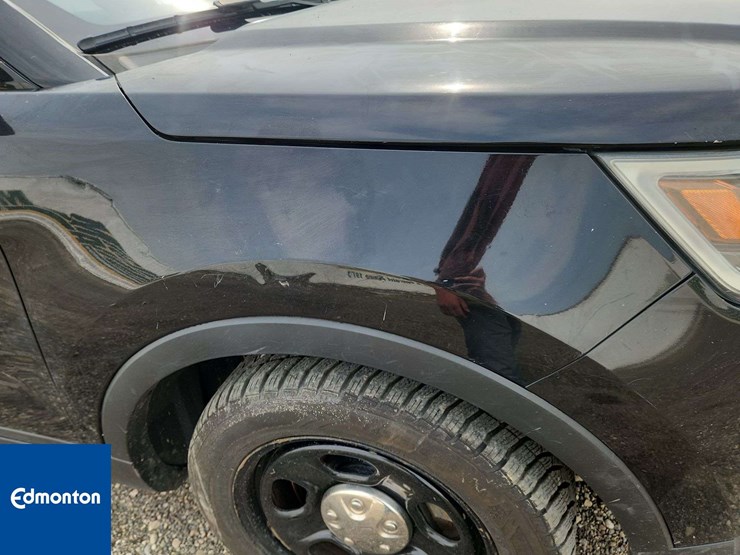 2016-ford-explorer-image-43