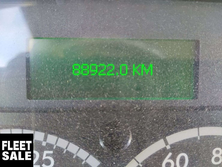 2017-freightliner-m2-106-image-3