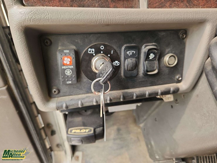 2012-kenworth-t370-image-23