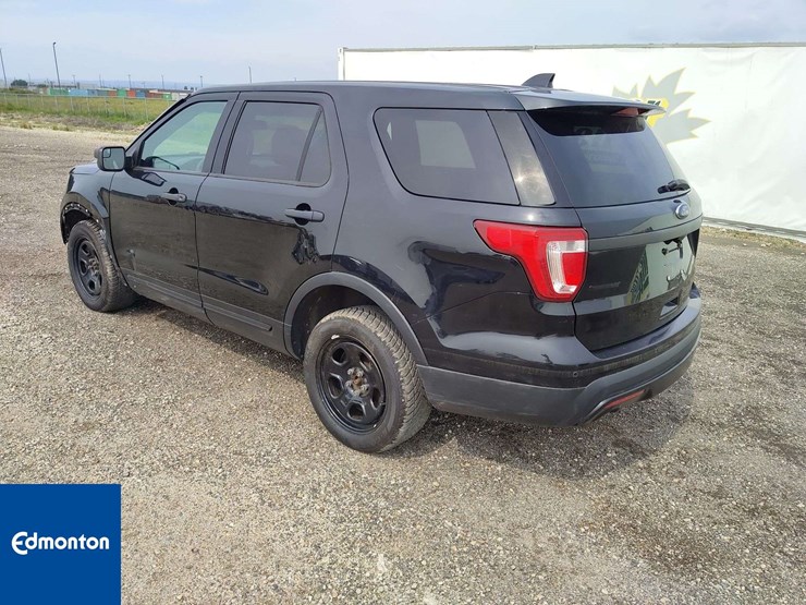 2017-ford-explorer-image-3