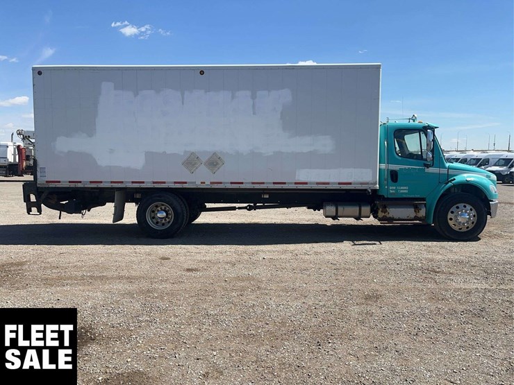 2012-freightliner-m2-106-image-7