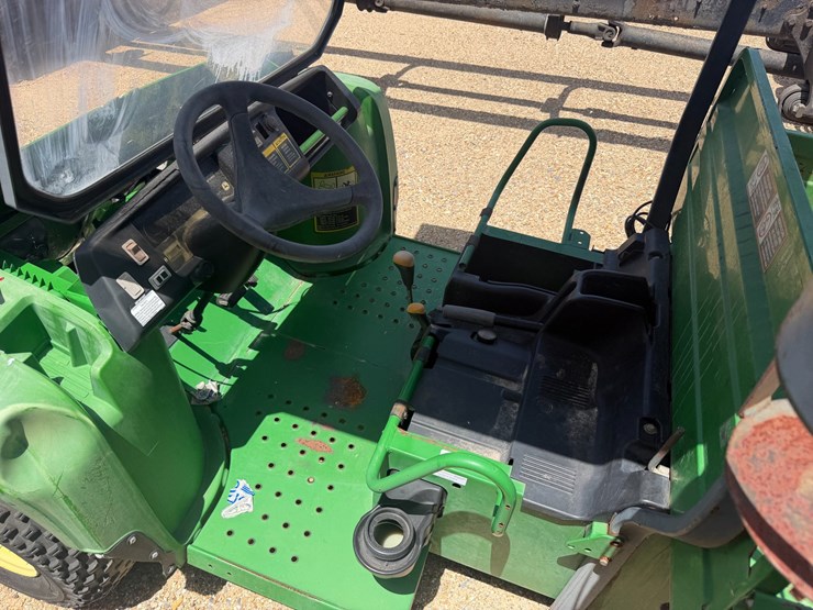 john-deere-gator-image-5