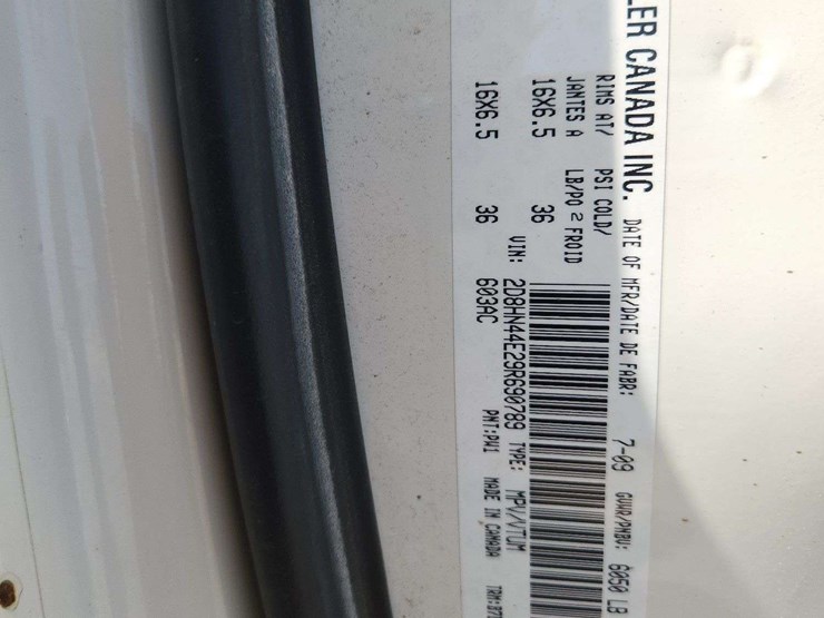 2009-dodge-grand-caravan-se-image-12