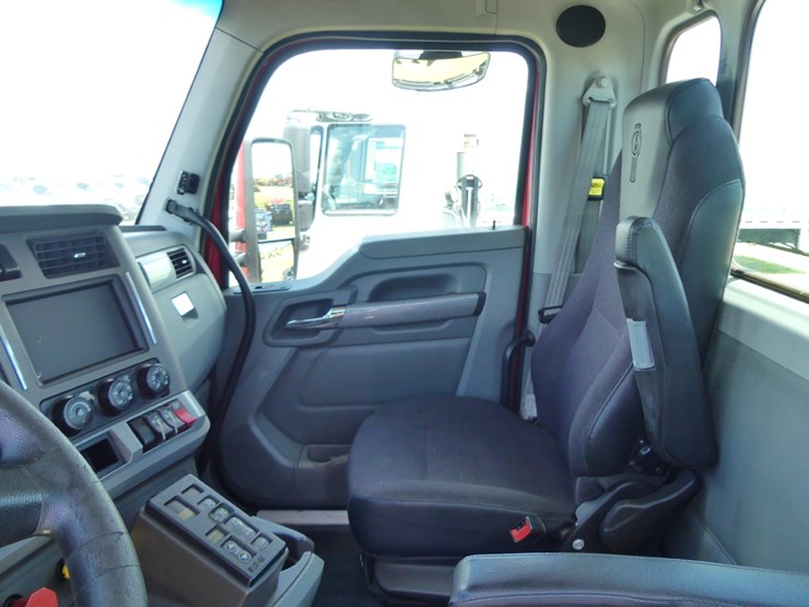 2018-kenworth-t680-image-13