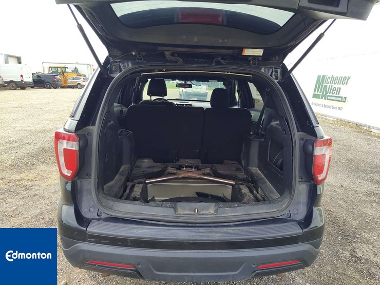 2018-ford-explorer-image-23