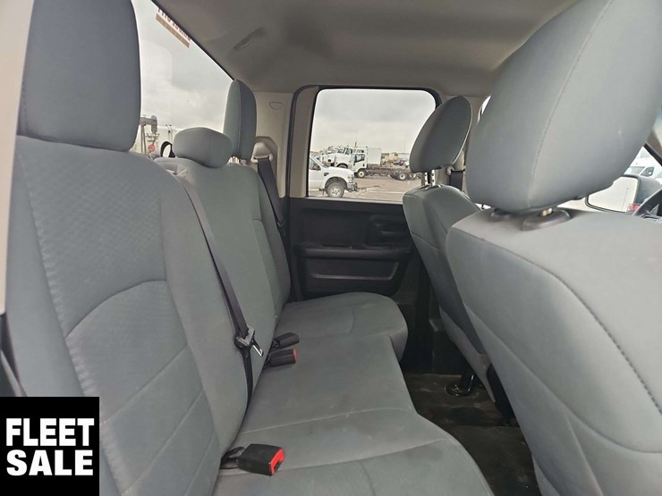 2015-dodge-1500-image-17