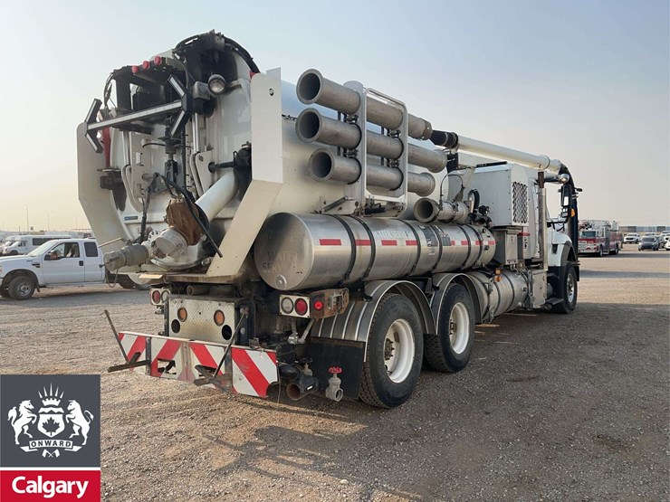 international-workstar-7500-image-4