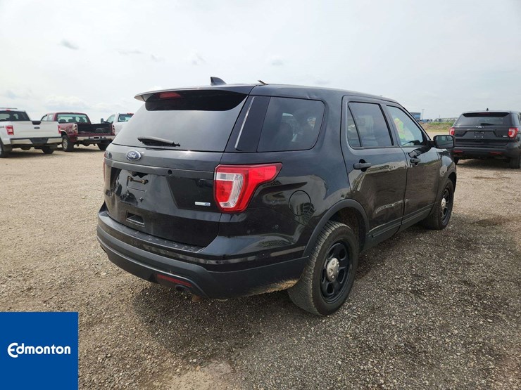 2016-ford-explorer-image-7