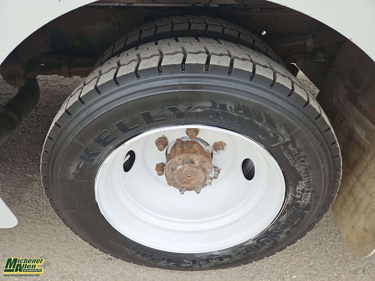 2016-freightliner-mt45-image-12