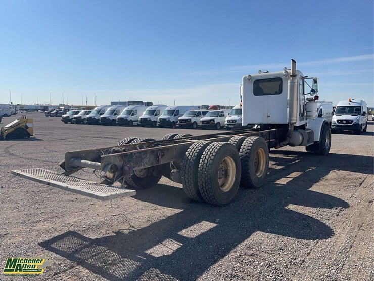 1997-peterbilt-357-image-4