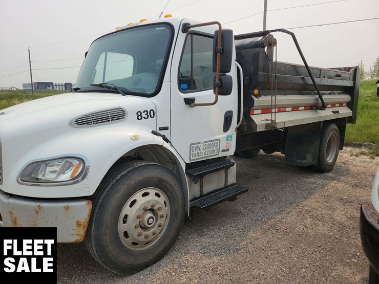 2007-freightliner-m2-106-image-5