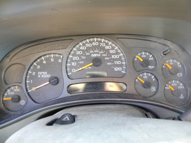 2005-gmc-3500-image-17