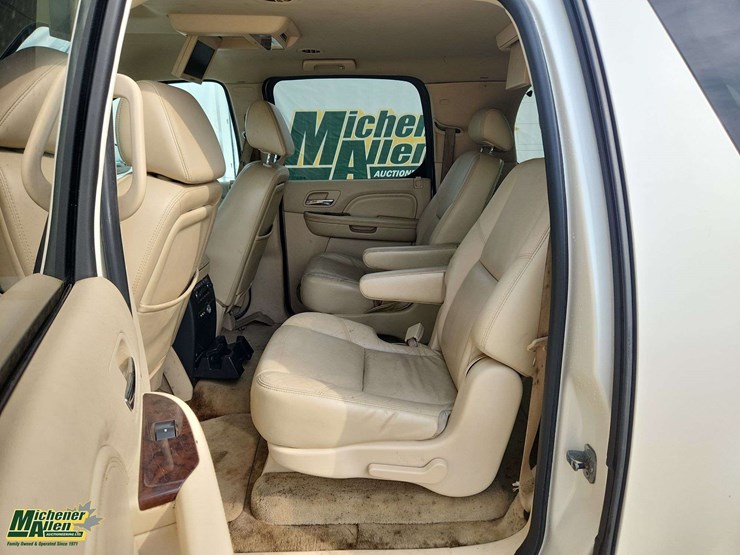 cadillac-escalade-esv-image-20
