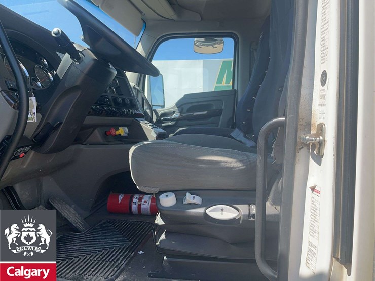 2018-kenworth-t880-image-14