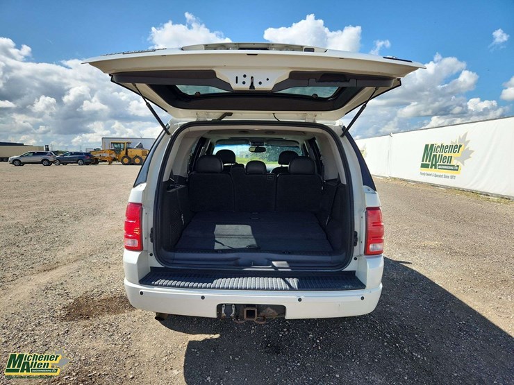 ford-explorer-image-19
