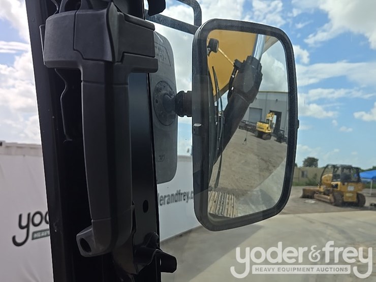 2019-caterpillar-336-image-68