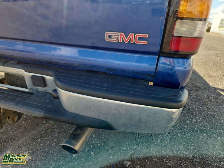 2003-gmc-sierra-2500-image-48