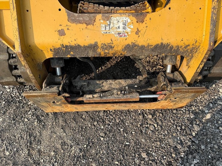 2021-caterpillar-299d3-image-10