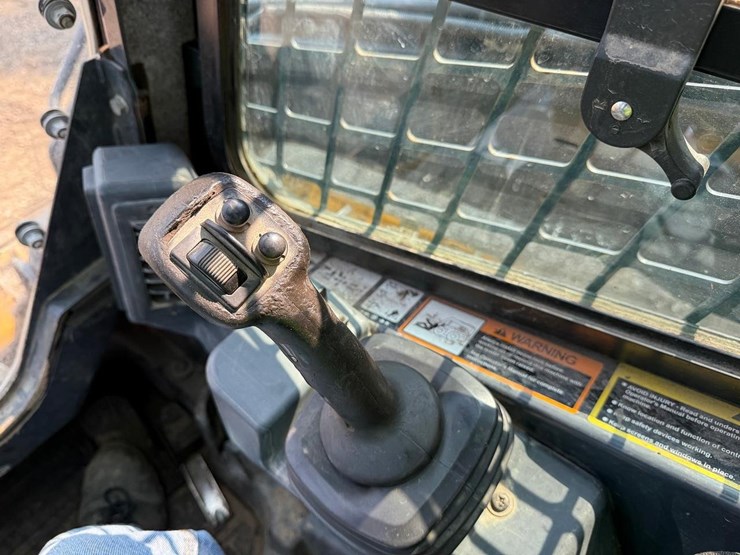 2019-deere-333g-image-25