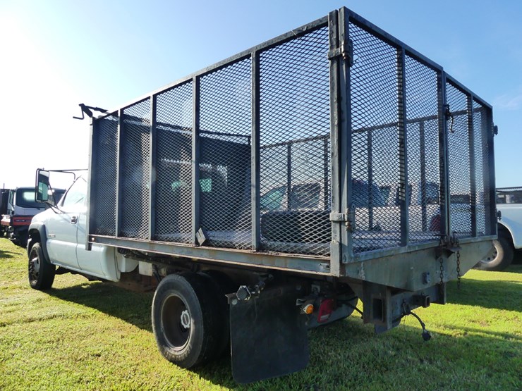 2005-gmc-3500-image-4