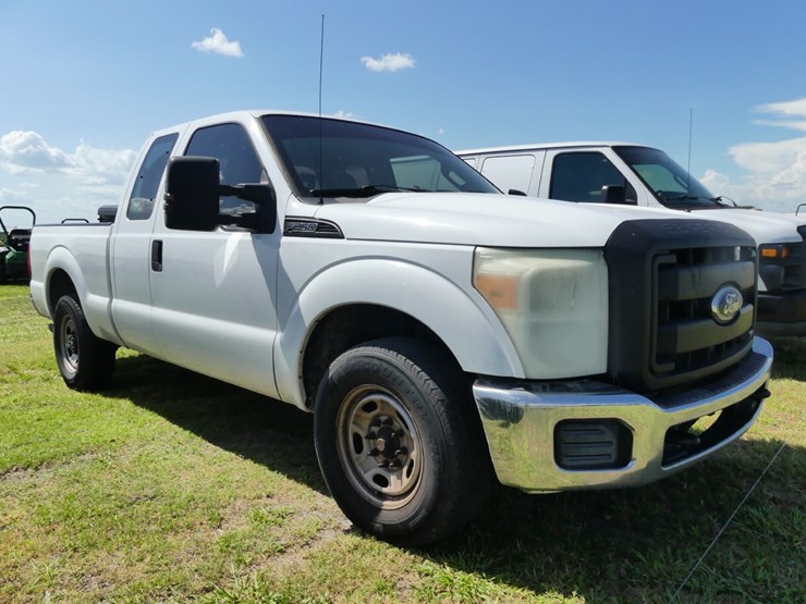 2011-ford-f250-xl-image-1