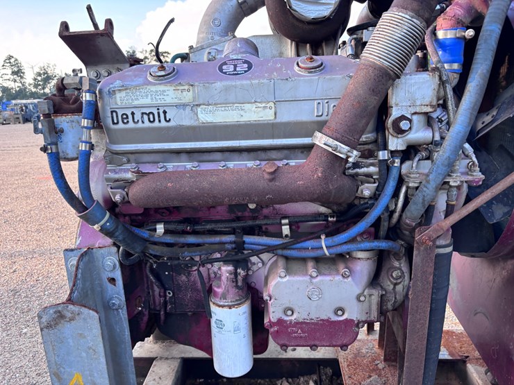 #1651-•-92-v8-detroit-engine-image-10