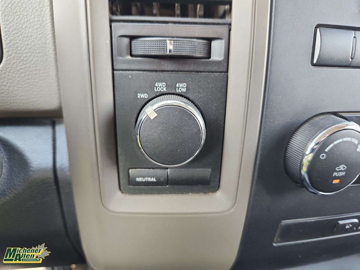 2012-dodge-1500-image-22