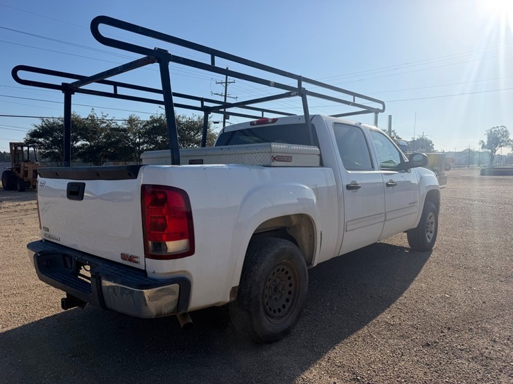 2011-gmc-sierra-1500-image-4