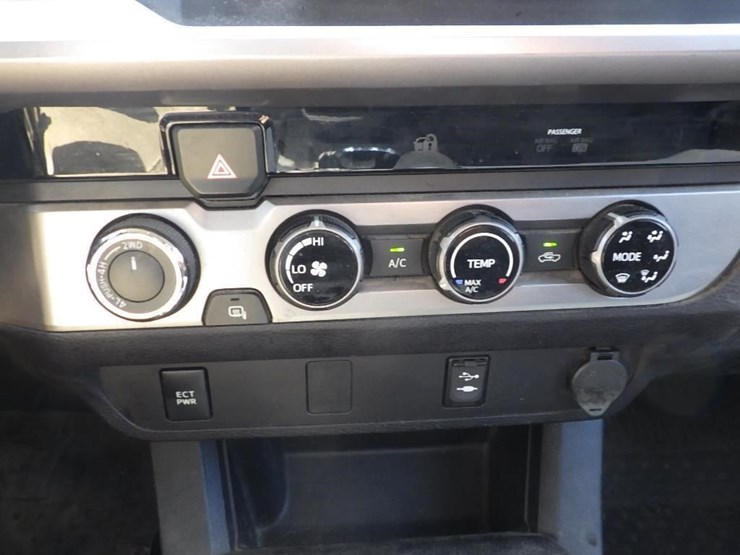 2017-toyota-tacoma-image-24