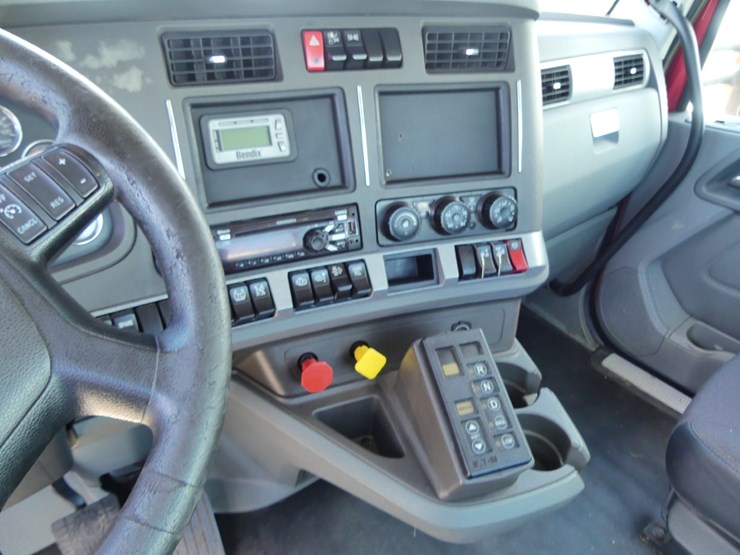 2018-kenworth-t680-image-15