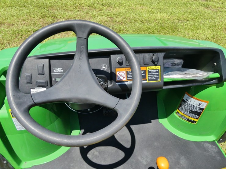2024-john-deere-gator-image-10