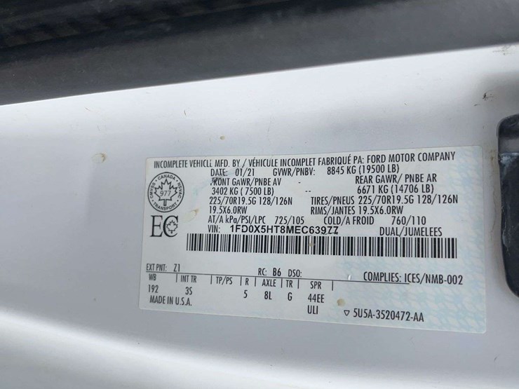 2021-ford-f550-image-27
