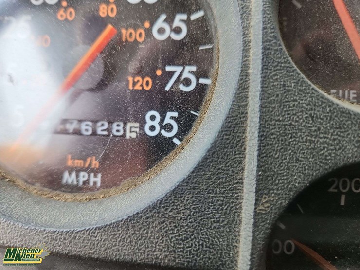 2000-freightliner-fl70-image-27