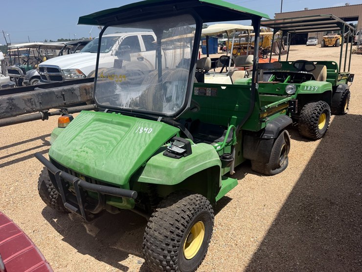 john-deere-gator-image-2