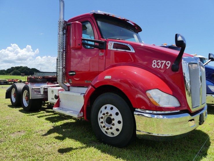 2018-kenworth-t680-image-2